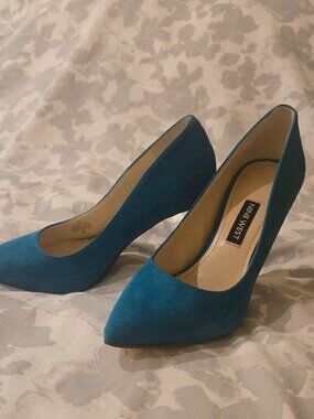 Nine West pump